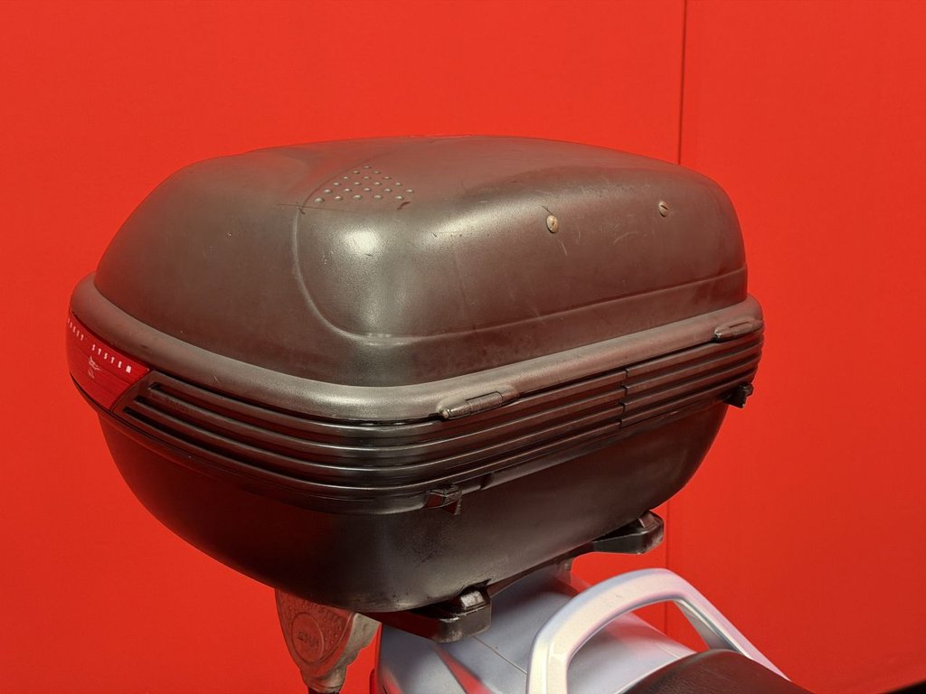 USED 2002 02 YAMAHA FZS600 TRADE BIKES AT TRADE PRICES GIVI TOP BOX