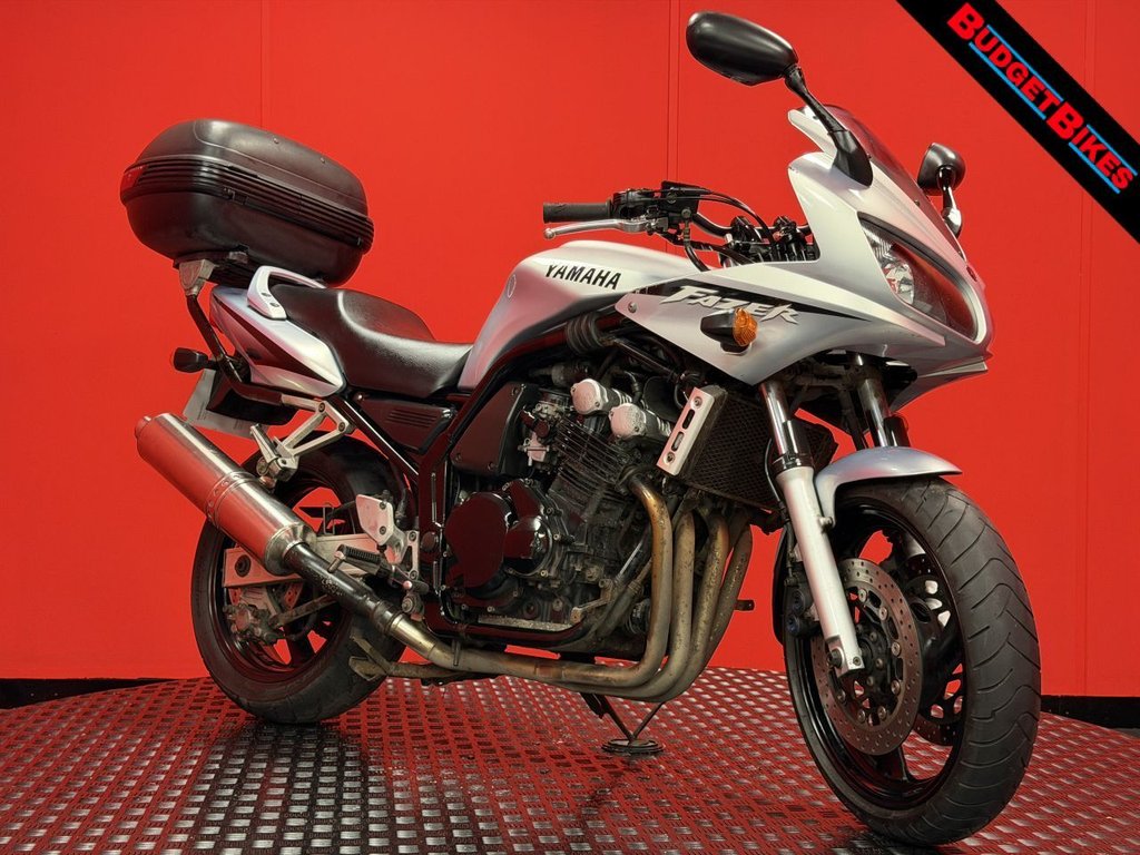 USED 2002 02 YAMAHA FZS600 TRADE BIKES AT TRADE PRICES GIVI TOP BOX