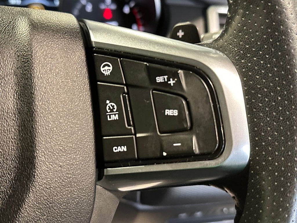 USED 2017 17 LAND ROVER DISCOVERY SPORT 2.0 TD4 HSE Dynamic Lux SUV 5dr Diesel Auto 4WD Euro 6 (s/s) (180 ps) 