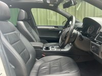 USED 2015 65 VOLKSWAGEN TOUAREG 3.0 TDI V6 BlueMotion Tech R-Line SUV 5dr Diesel Tiptronic 4WD Euro 6 (s/s) (262 ps) 