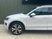 USED 2015 65 VOLKSWAGEN TOUAREG 3.0 TDI V6 BlueMotion Tech R-Line SUV 5dr Diesel Tiptronic 4WD Euro 6 (s/s) (262 ps) 