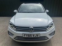 USED 2015 65 VOLKSWAGEN TOUAREG 3.0 TDI V6 BlueMotion Tech R-Line SUV 5dr Diesel Tiptronic 4WD Euro 6 (s/s) (262 ps) 