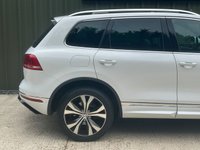 USED 2015 65 VOLKSWAGEN TOUAREG 3.0 TDI V6 BlueMotion Tech R-Line SUV 5dr Diesel Tiptronic 4WD Euro 6 (s/s) (262 ps) 