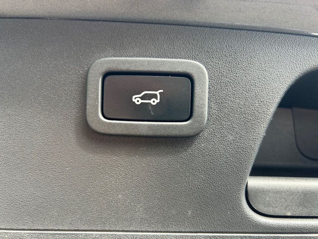 2020 Jaguar E-PACE — image 21