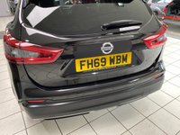 USED 2020 69 NISSAN QASHQAI 1.3 DIG-T Tekna SUV 5dr Petrol DCT Auto Euro 6 (s/s) (160 ps) PEARL BLACK / GRAPHITE PART LEATHER TRIM / PANORAMIC ROOF / DUAL ZONE CLIMATE / HEATED FRONT SEATS / ELECTRIC WINDOWS / POWERFOLD MIRRORS / INTELLIGENT CRUISE / SPEED LIMITER / 360 CAMERAS / FRONT-REAR SENSORS / SATNAV / DAB / CD / BLUETOOTH / BOSE / USB / PRIVACY GLASS / CARPET MATS / BOOT LINER / 19"ALLOY WHEELS / SERVICE HISTORY