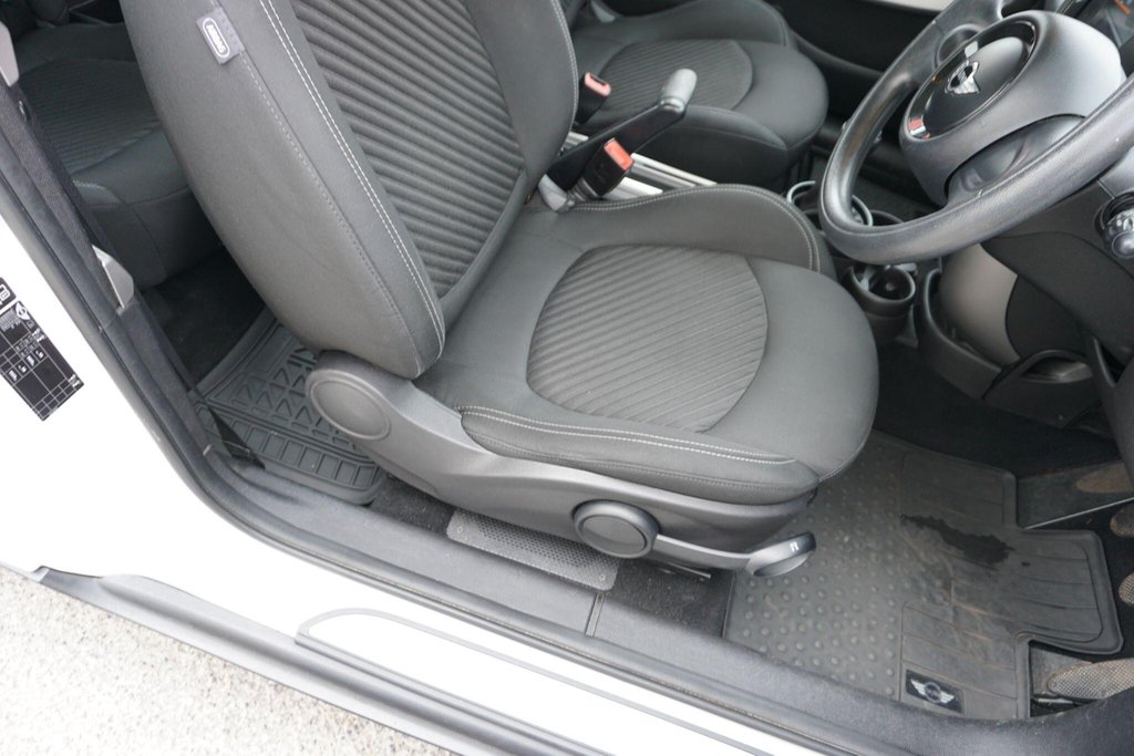 USED 2014 64 MINI PACEMAN 1.6 Cooper D Euro 5 (s/s) 3dr Â£35 car tax