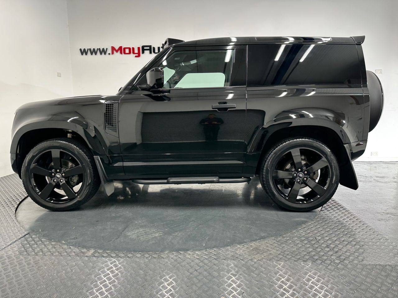 2023 LAND ROVER DEFENDER 3.0 D250 MHEV Hard Top SUV 3dr Diesel Auto 4WD SWB Euro 6 (s/s) (250 ps) - vehicle photo 3 for sale on PureCar