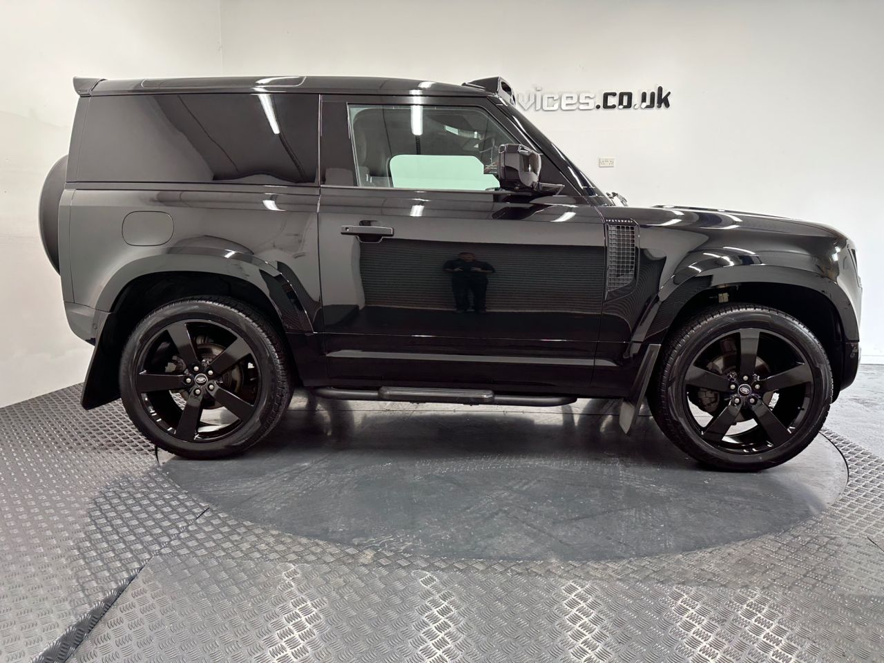 2023 LAND ROVER DEFENDER 3.0 D250 MHEV Hard Top SUV 3dr Diesel Auto 4WD SWB Euro 6 (s/s) (250 ps) - vehicle photo 6 for sale on PureCar