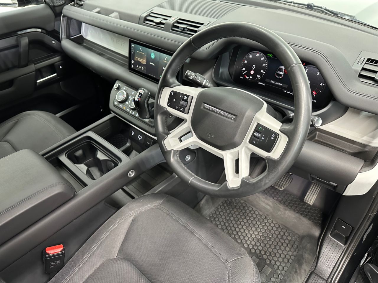 2023 LAND ROVER DEFENDER 3.0 D250 MHEV Hard Top SUV 3dr Diesel Auto 4WD SWB Euro 6 (s/s) (250 ps) - vehicle photo 11 for sale on PureCar