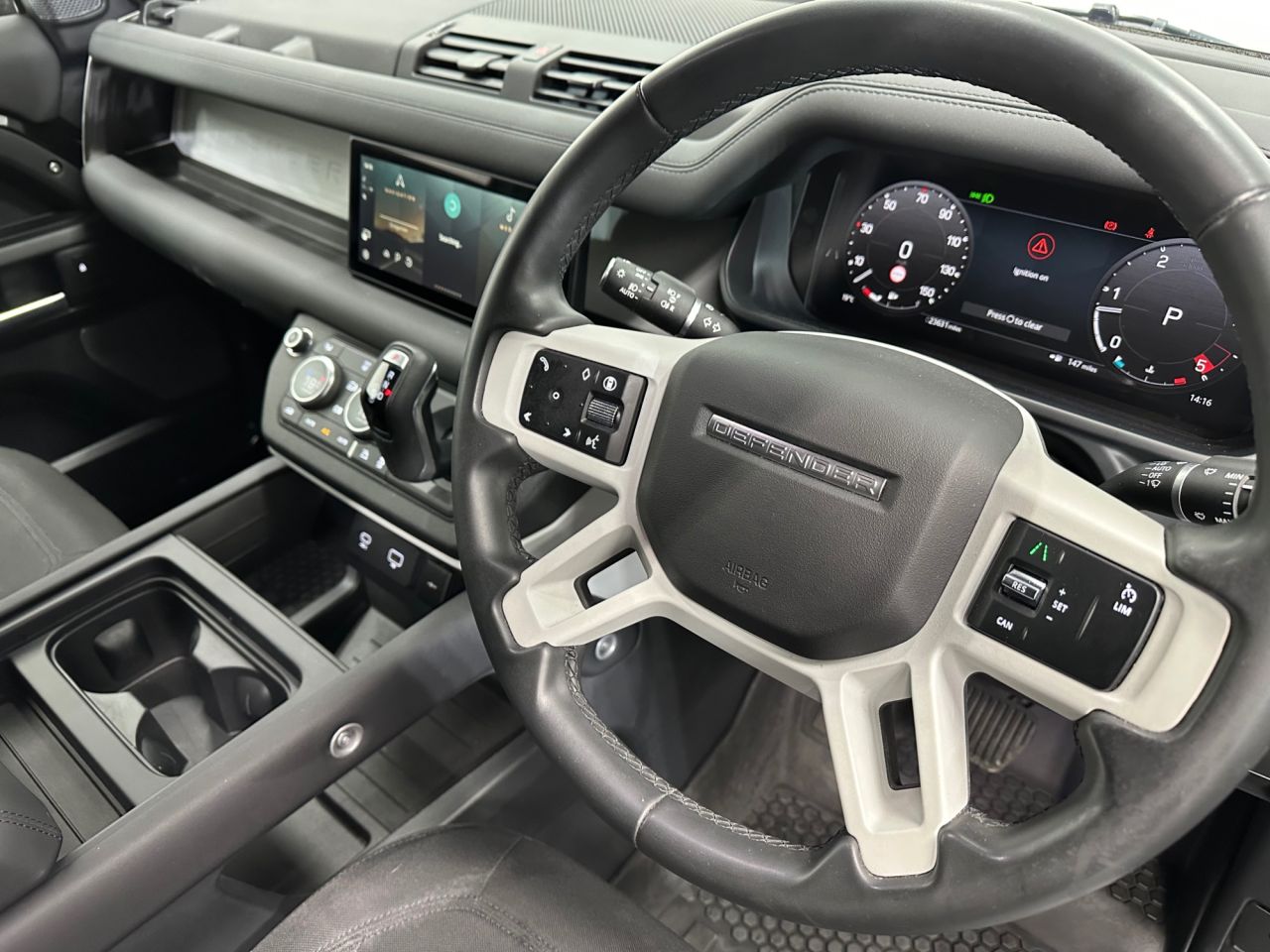 2023 LAND ROVER DEFENDER 3.0 D250 MHEV Hard Top SUV 3dr Diesel Auto 4WD SWB Euro 6 (s/s) (250 ps) - vehicle photo 12 for sale on PureCar