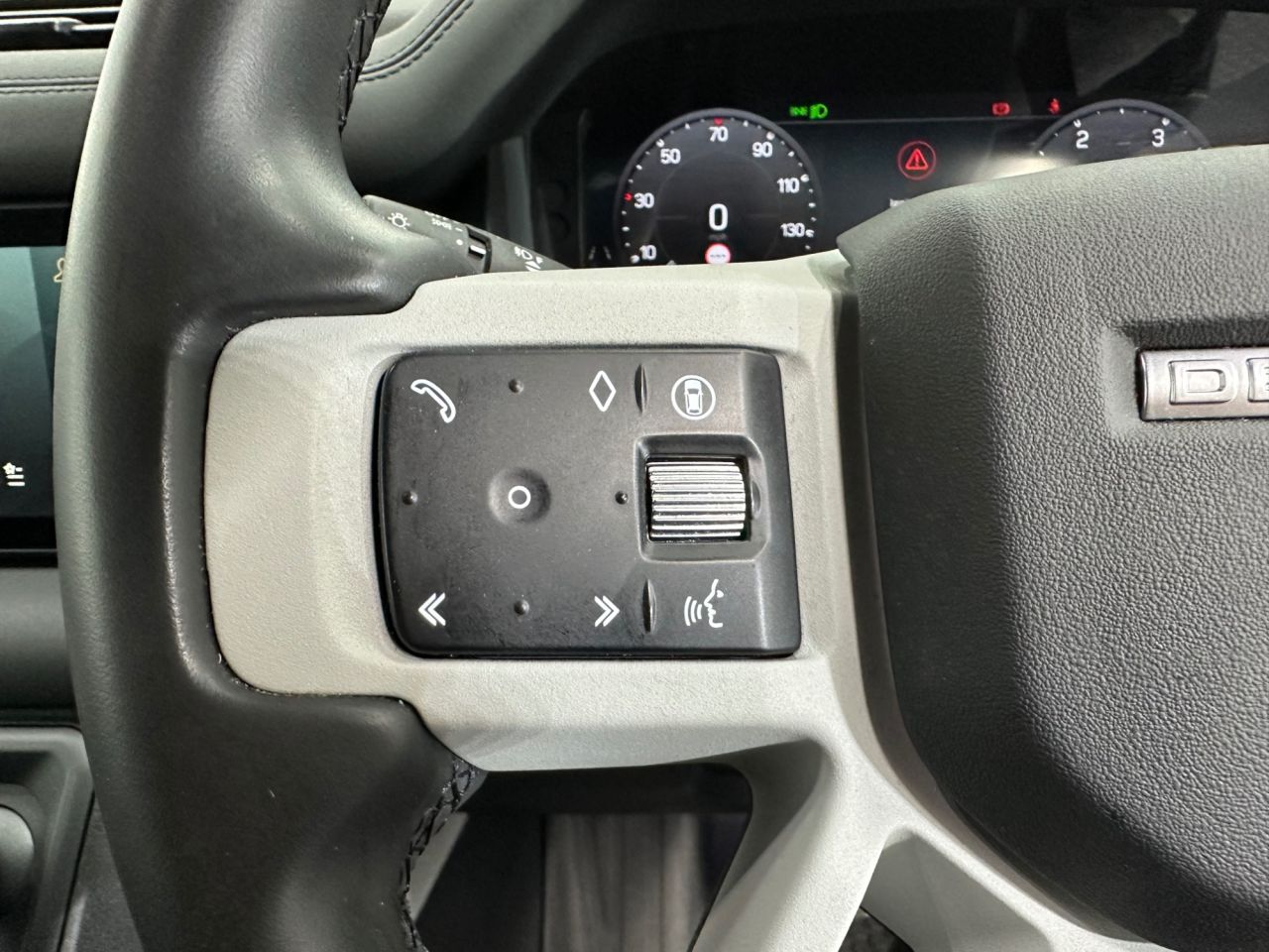 2023 LAND ROVER DEFENDER 3.0 D250 MHEV Hard Top SUV 3dr Diesel Auto 4WD SWB Euro 6 (s/s) (250 ps) - vehicle photo 16 for sale on PureCar