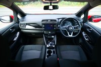 USED 2023 23 NISSAN LEAF 59kWh e+ N-Connecta Hatchback 5dr Electric Auto (217 ps) FLAME RED PAINTWORK + HEAT PACK + TECH PACK + APPLE CARPLAY