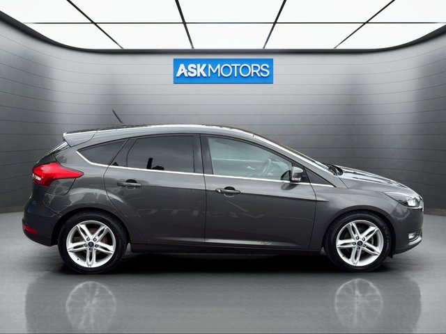 View our FORD FOCUS