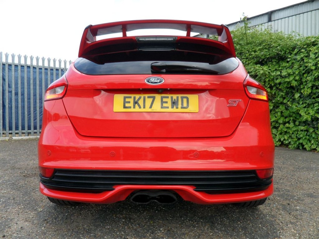 USED 2017 17 FORD FOCUS 2.0T EcoBoost ST-3 Hatchback 5dr Petrol Manual Euro 6 (s/s) (250 ps) FullHistory 10Services Rear Privacy