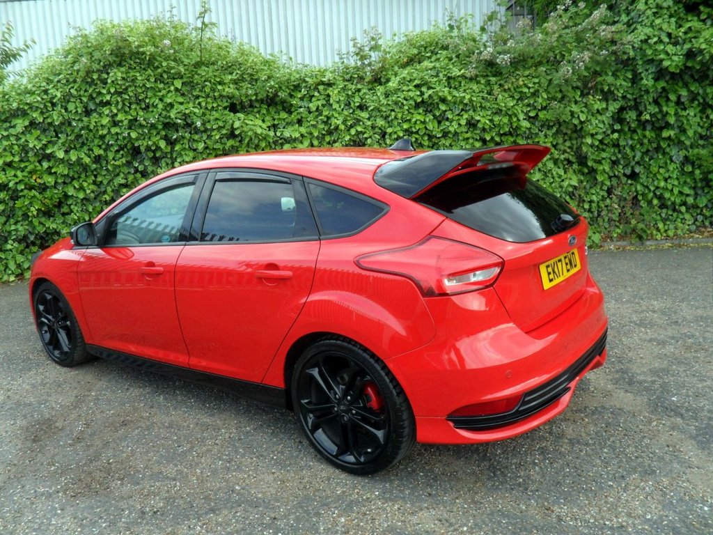 USED 2017 17 FORD FOCUS 2.0T EcoBoost ST-3 Hatchback 5dr Petrol Manual Euro 6 (s/s) (250 ps) FullHistory 10Services Rear Privacy