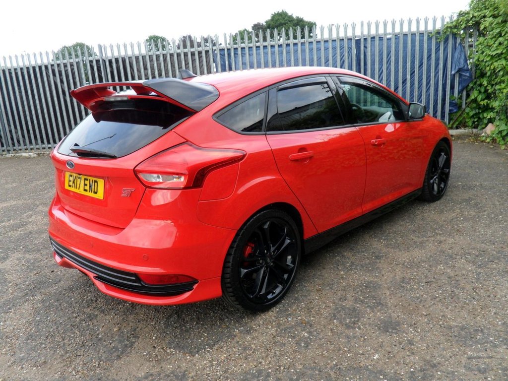 USED 2017 17 FORD FOCUS 2.0T EcoBoost ST-3 Hatchback 5dr Petrol Manual Euro 6 (s/s) (250 ps) FullHistory 10Services Rear Privacy