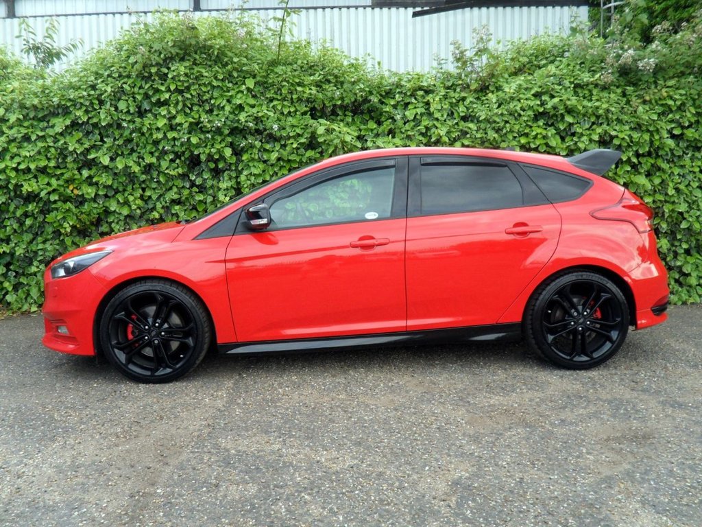 USED 2017 17 FORD FOCUS 2.0T EcoBoost ST-3 Hatchback 5dr Petrol Manual Euro 6 (s/s) (250 ps) FullHistory 10Services Rear Privacy