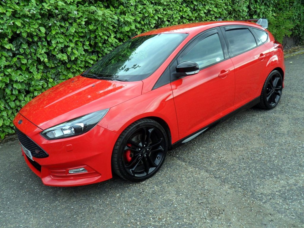 USED 2017 17 FORD FOCUS 2.0T EcoBoost ST-3 Hatchback 5dr Petrol Manual Euro 6 (s/s) (250 ps) FullHistory 10Services Rear Privacy
