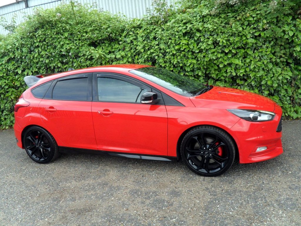 USED 2017 17 FORD FOCUS 2.0T EcoBoost ST-3 Hatchback 5dr Petrol Manual Euro 6 (s/s) (250 ps) FullHistory 10Services Rear Privacy