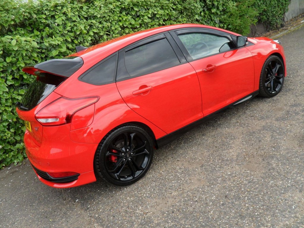 USED 2017 17 FORD FOCUS 2.0T EcoBoost ST-3 Hatchback 5dr Petrol Manual Euro 6 (s/s) (250 ps) FullHistory 10Services Rear Privacy