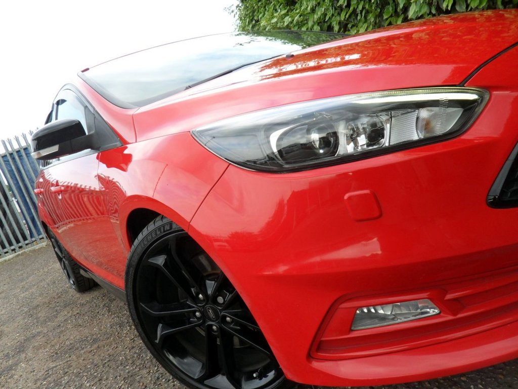 USED 2017 17 FORD FOCUS 2.0T EcoBoost ST-3 Hatchback 5dr Petrol Manual Euro 6 (s/s) (250 ps) FullHistory 10Services Rear Privacy