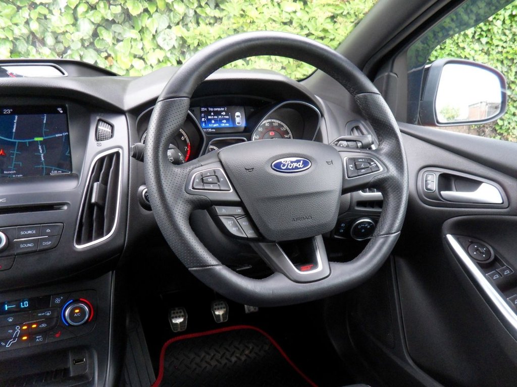 USED 2017 17 FORD FOCUS 2.0T EcoBoost ST-3 Hatchback 5dr Petrol Manual Euro 6 (s/s) (250 ps) FullHistory 10Services Rear Privacy