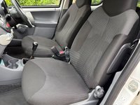 USED 2011 61 TOYOTA AYGO 1.0 VVT-i Go Hatchback 5dr Petrol Manual Euro 5 (67 ps) Full Service history