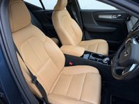 USED 2021 21 VOLVO XC40 1.5h T5 Twin Engine Recharge 10.7kWh Inscription Pro SUV 5dr Petrol Plug-in Hybrid Auto Euro 6 (s/s) (262 ps) HEATED SEATS, SAT NAV, REAR CAMERA