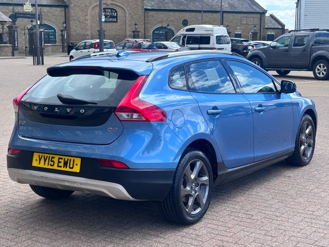 View our VOLVO V40 CROSS COUNTRY