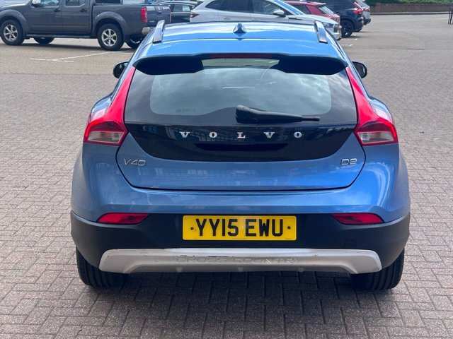 View our VOLVO V40 CROSS COUNTRY