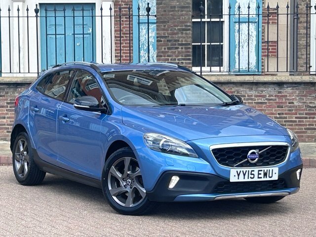 View our VOLVO V40 CROSS COUNTRY