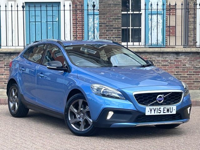 View our VOLVO V40 CROSS COUNTRY