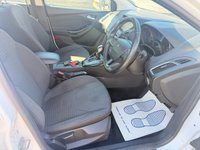 USED 2017 17 FORD FOCUS 1.0T EcoBoost Titanium Hatchback 5dr Petrol Auto Euro 6 (s/s) (125 ps) PARKING SENSORS -APPLE CARPLAY