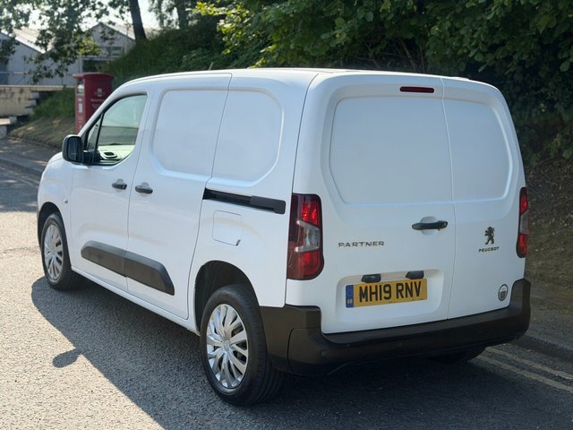 View our PEUGEOT PARTNER
