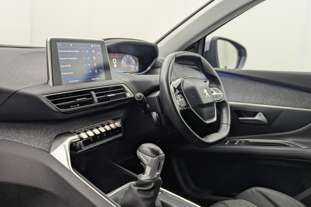 USED 2018 18 PEUGEOT 3008 1.2 PureTech Allure SUV 5dr Petrol Manual Euro 6 (s/s) (130 ps) Car Play, Sat Nav, Camera