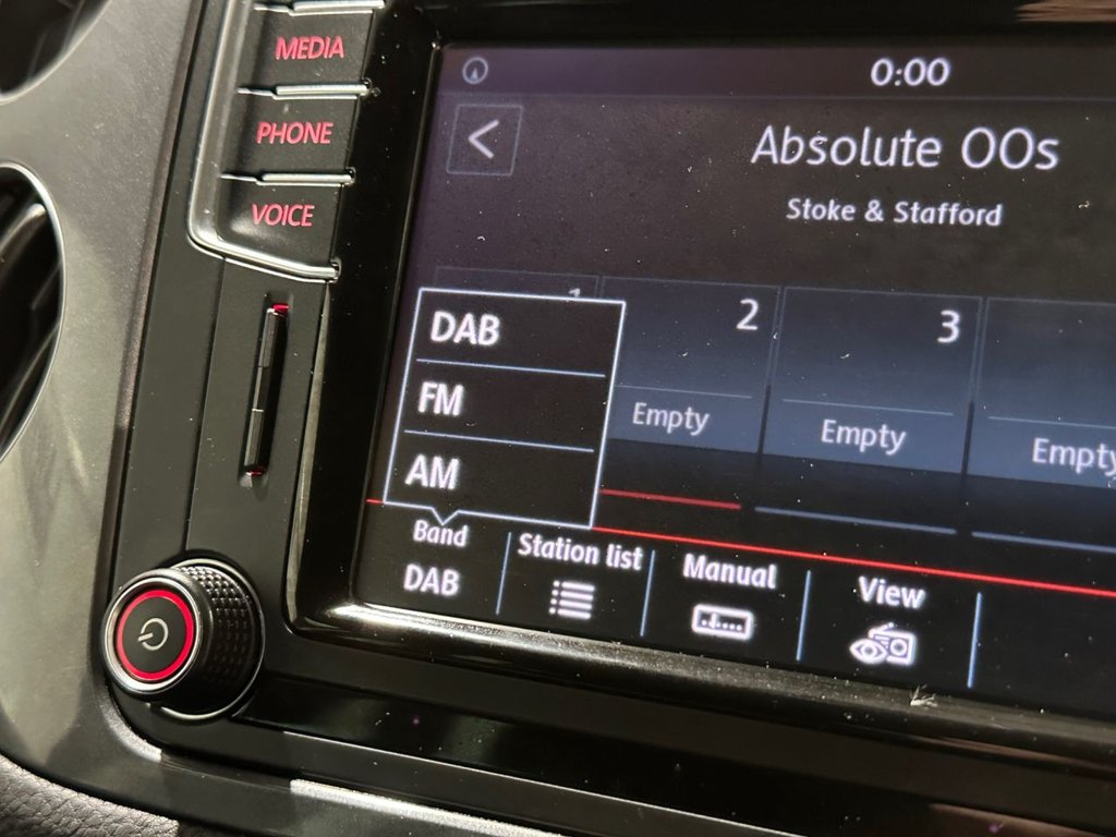 USED 2015 65 VOLKSWAGEN TIGUAN 2.0 TDI BlueMotion Tech Match SUV 5dr Diesel DSG 4WD Euro 6 (s/s) (150 ps) 