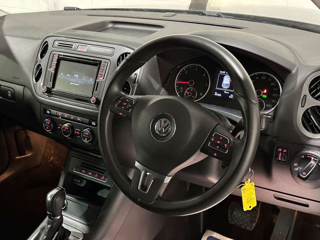 USED 2015 65 VOLKSWAGEN TIGUAN 2.0 TDI BlueMotion Tech Match SUV 5dr Diesel DSG 4WD Euro 6 (s/s) (150 ps) 