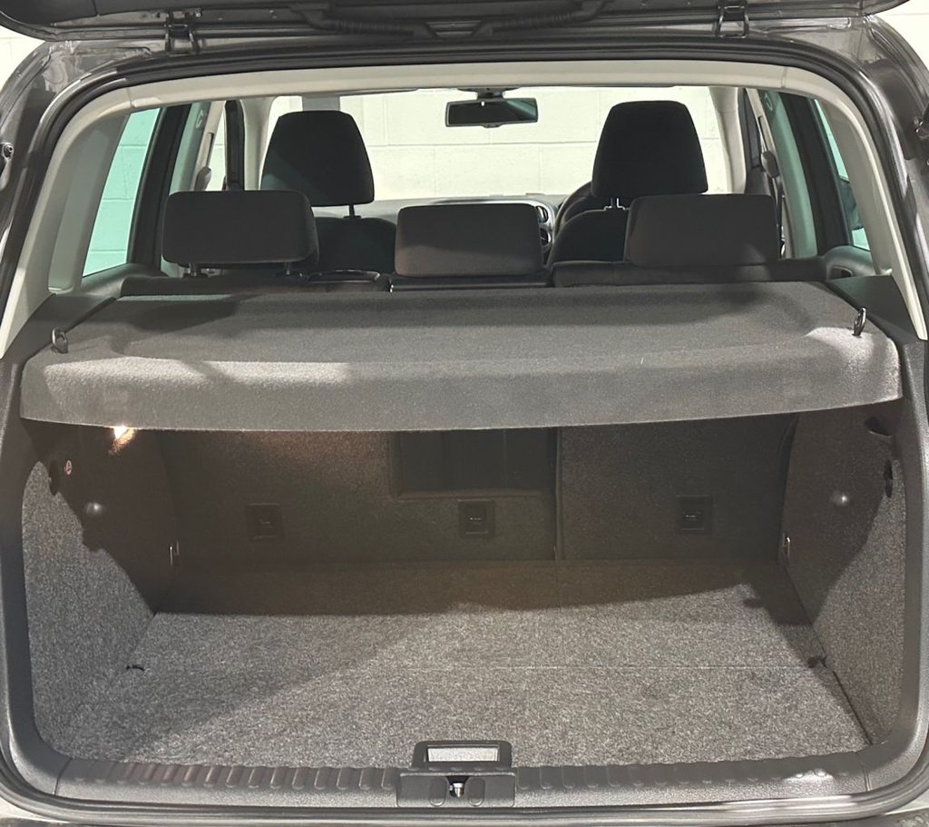 USED 2015 65 VOLKSWAGEN TIGUAN 2.0 TDI BlueMotion Tech Match SUV 5dr Diesel DSG 4WD Euro 6 (s/s) (150 ps) 