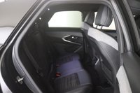 USED 2024 24 PEUGEOT E-3008 73kWh GT Auto 5dr 