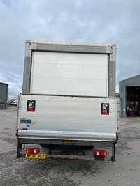 USED 2020 70 DAF LF 7.5 TONNE CURTAINSIDER WITH COLUMN TAIL LIFT 