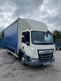USED 2020 70 DAF LF 7.5 TONNE CURTAINSIDER WITH COLUMN TAIL LIFT 