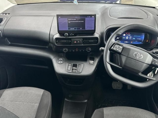 View our TOYOTA PROACE CITY Verso