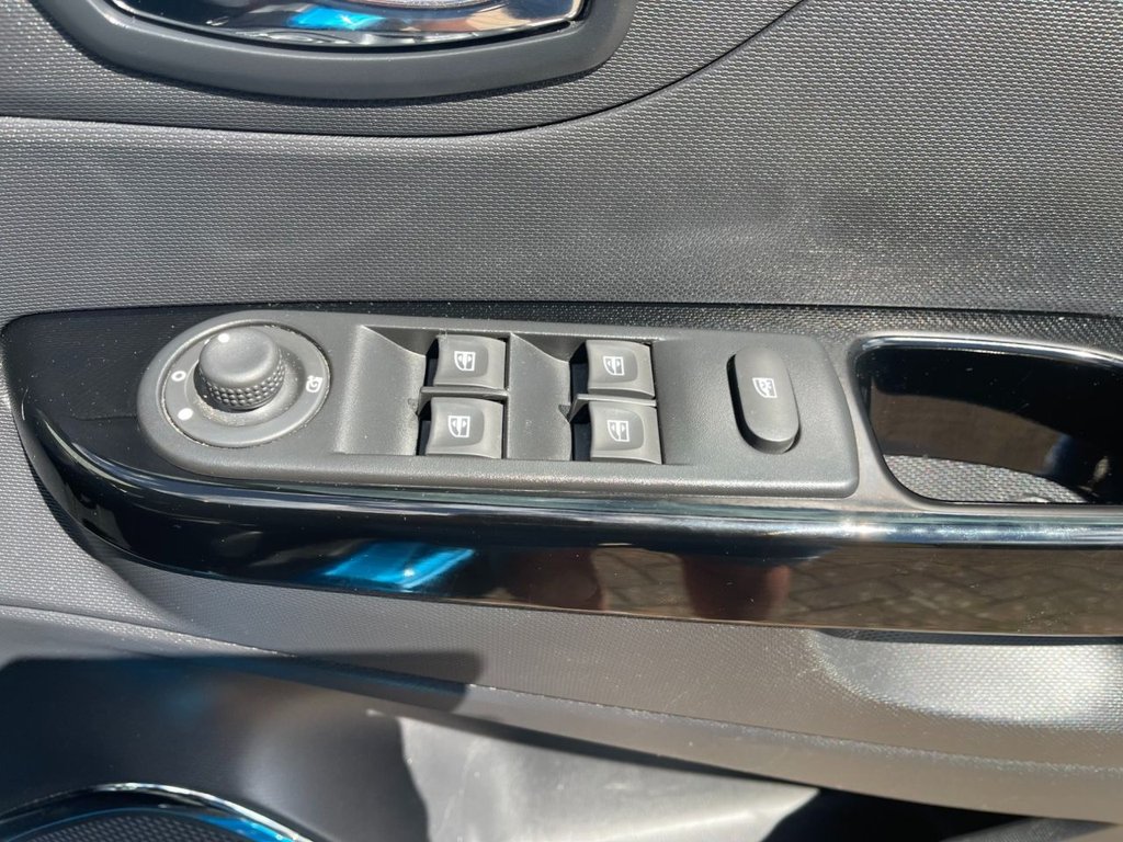 USED 2014 14 RENAULT CAPTUR 1.5 dCi ENERGY Dynamique S MediaNav SUV 5dr Diesel Manual Euro 5 (s/s) (90 ps) 
