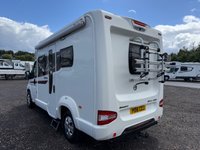 USED 2016 16 SWIFT RIO 310 UNDER 6 M . ELECTRIC BIKE RACK .  