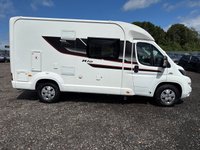 USED 2016 16 SWIFT RIO 310 UNDER 6 M . ELECTRIC BIKE RACK .  
