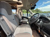 USED 2016 16 SWIFT RIO 310 UNDER 6 M . ELECTRIC BIKE RACK .  