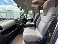 USED 2016 16 SWIFT RIO 310 UNDER 6 M . ELECTRIC BIKE RACK .  