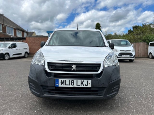 View our PEUGEOT PARTNER