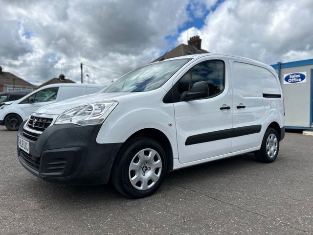 View our PEUGEOT PARTNER