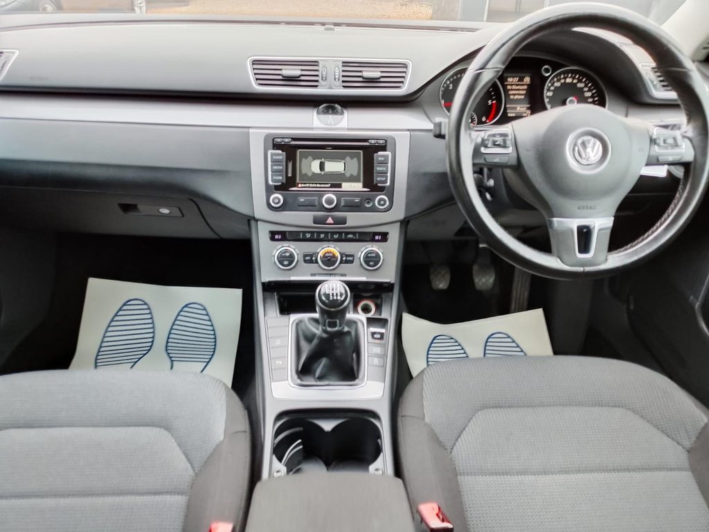 2013 Volkswagen Passat thumbnail 24